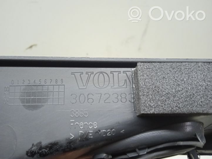 Volvo V50 Boczny element deski rozdzielczej 30672383