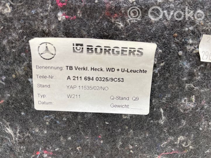 Mercedes-Benz E AMG W211 Takaluukun koristelista 2116940325