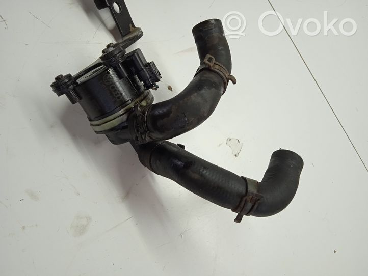 Volkswagen Touran II Pompe à eau de liquide de refroidissement 5N0965561