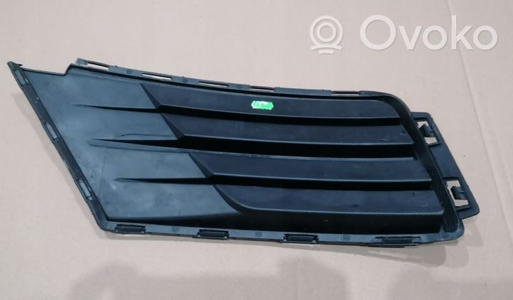 Volkswagen Caddy Grille inférieure de pare-chocs avant 2K5853666E