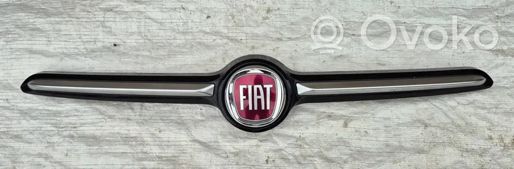 Fiat 500X Maskownica / Grill / Atrapa górna chłodnicy 735692168