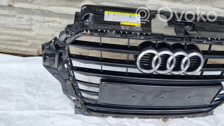 Audi A3 S3 8V Etupuskurin ylempi jäähdytinsäleikkö 8V5853651