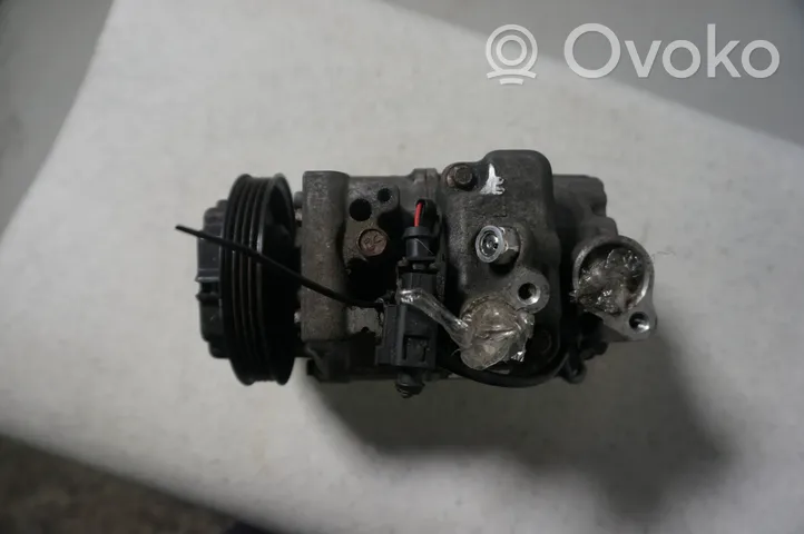 Audi A4 S4 B6 8E 8H Ilmastointilaitteen kompressorin pumppu (A/C) 