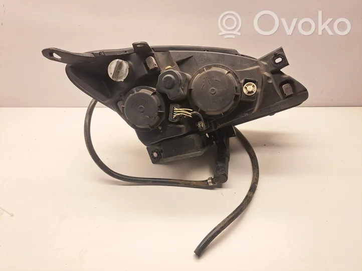 Citroen C5 Lampa przednia 89006853