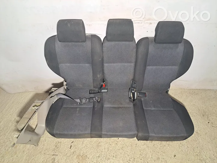 Toyota Corolla Verso E121 Galinė sėdynė 