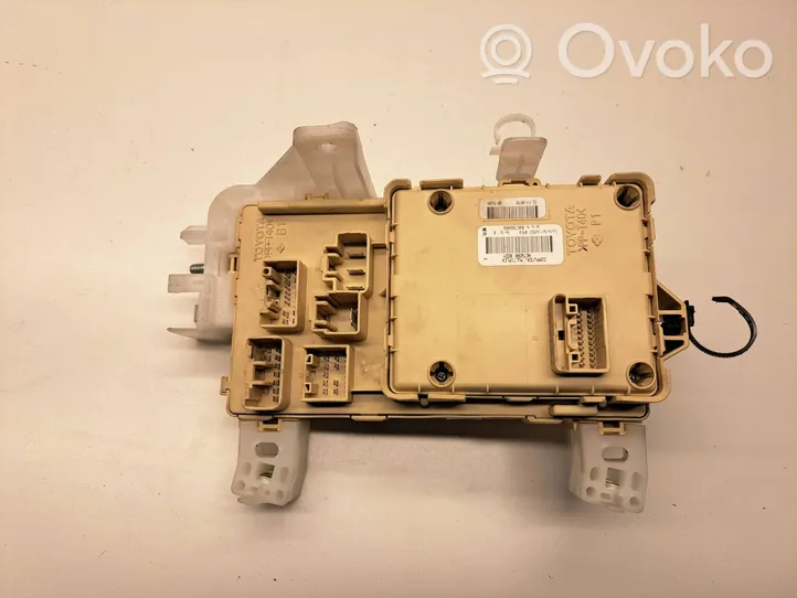 Toyota Corolla Verso AR10 Comfort/convenience module 892210F010