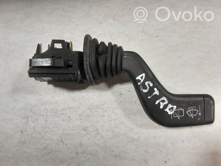 Opel Astra H Manetka / Przełącznik wycieraczek 090243395
