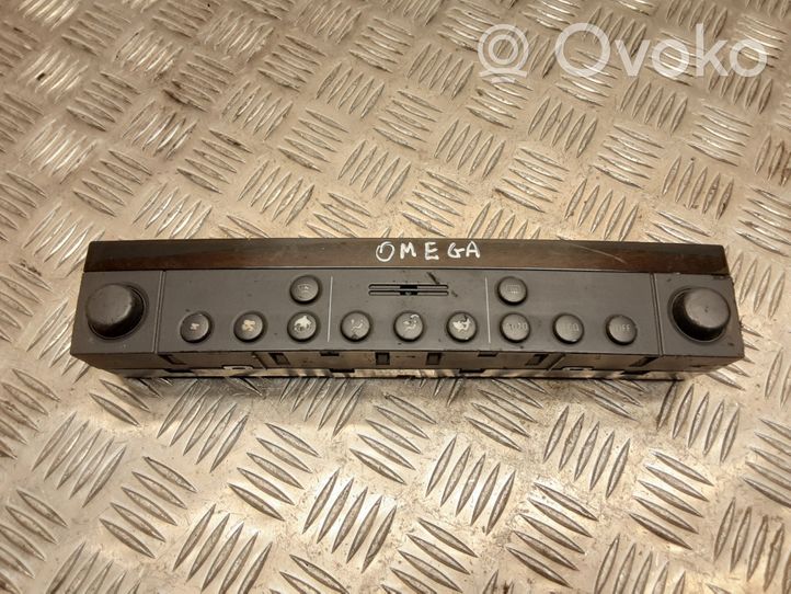 Opel Omega B2 Panel klimatyzacji 09105065
