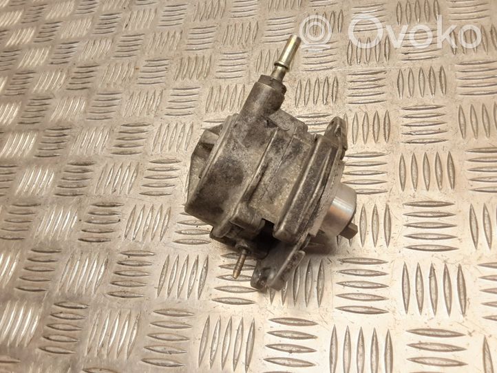 Opel Omega B2 Vacuum pump 90572860