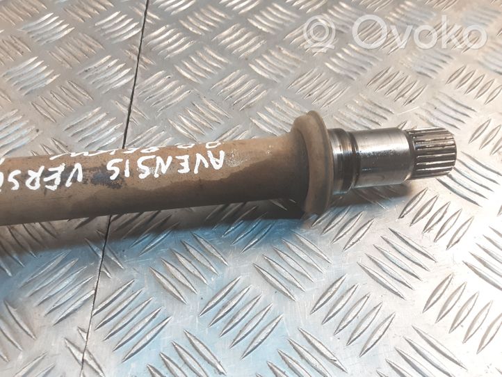 Toyota Avensis Verso Front driveshaft 