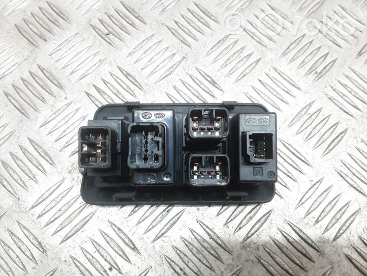 Hyundai Santa Fe Light switch 