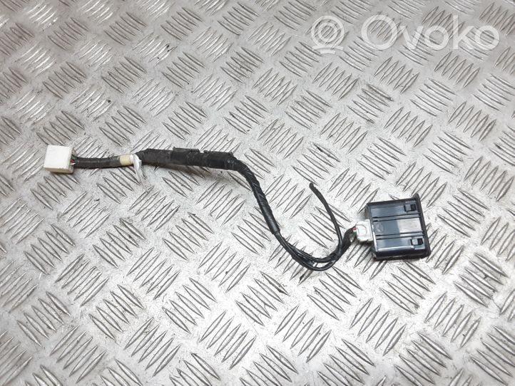 Mazda 6 Câble adaptateur AUX GS8S6705Y