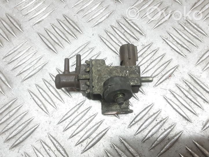 Toyota Avensis T220 Turboahtimen magneettiventtiili 2581927010