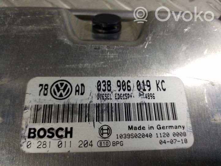 Volkswagen PASSAT B5 Moottorin ohjainlaite/moduuli 038906019KC