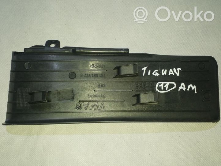 Volkswagen Tiguan Foot area side trim 1K1864777B