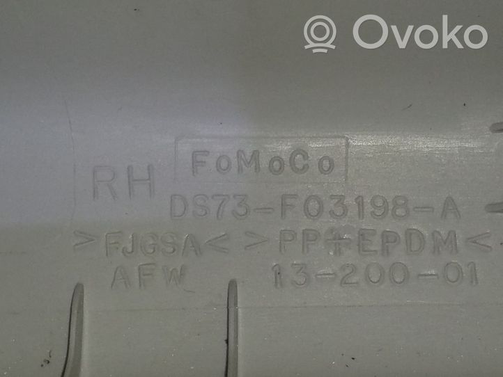 Ford Fusion II (A) Revêtement de pilier DS73F03198