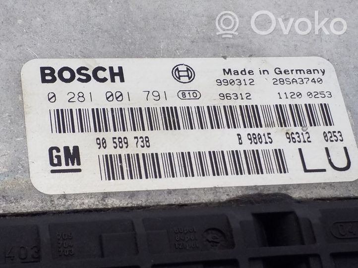 Opel Frontera B Motora vadības bloka ECU 90589738