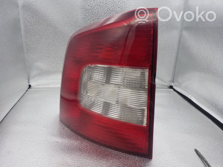 Skoda Octavia Mk2 (1Z) Takapuskurin valo 1Z9945095A