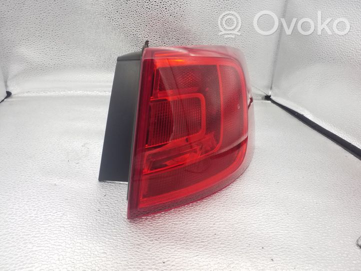 Volkswagen Jetta VI Rear/tail lights 5C6945096
