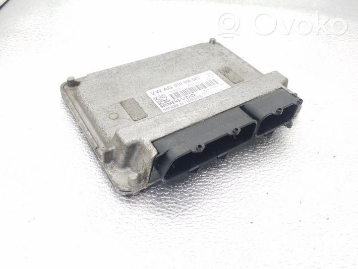 Volkswagen Polo IV 9N3 Unité de commande, module ECU de moteur 03D906023