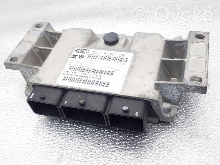 Citroen C4 I Unité de commande, module ECU de moteur 16735054