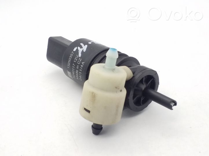 Chevrolet Cruze Windscreen/windshield washer pump 13250357