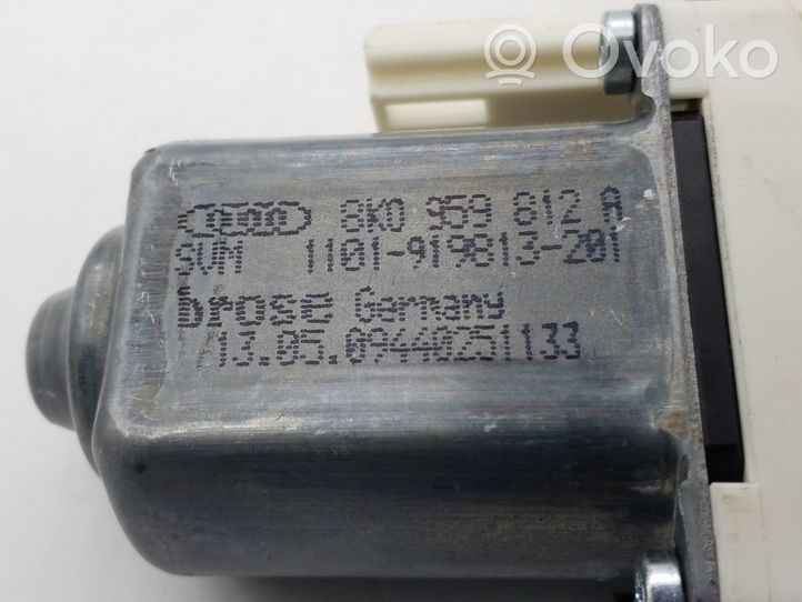 Audi A4 S4 B8 8K Silniczek podnoszenia szyby drzwi tylnych 8K0959812A