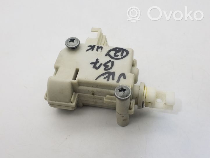 Volkswagen PASSAT B7 Serratura del tappo del serbatoio del carburante 3AA810773