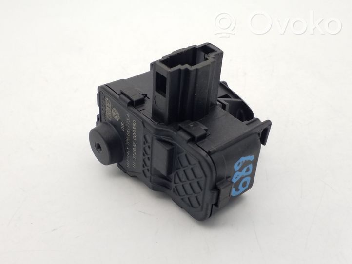 Volkswagen Touareg II Fuel tank cap lock motor 7P0810773A