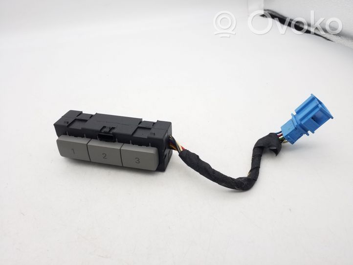 Volkswagen Touareg I Garage door switch 7L6959673B