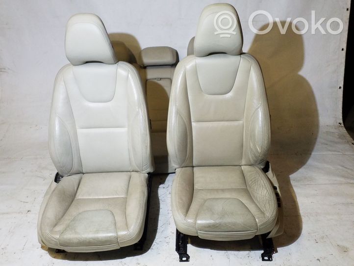 Volvo S60 Sitze und Türverkleidungen komplett, 175.00 € | RRR