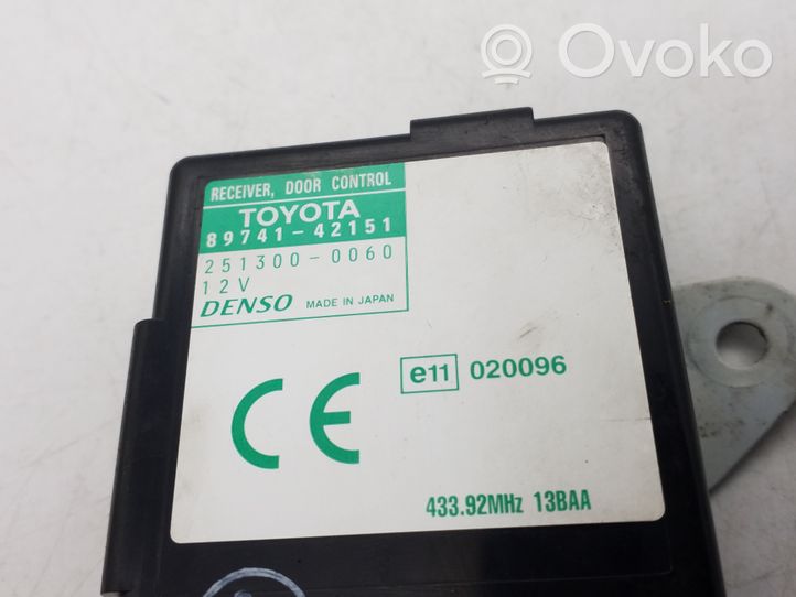 Toyota Avensis T250 Unité de commande / module de verrouillage centralisé porte 8974142151