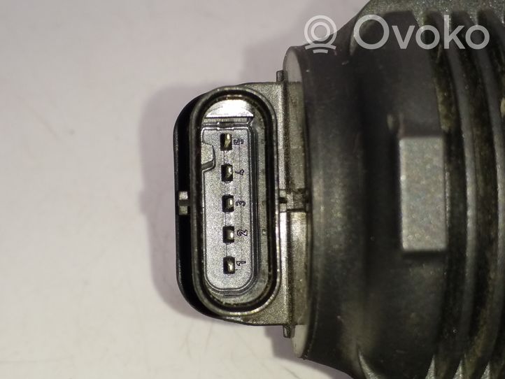 Volkswagen Jetta VI EGR valve 04E131097D