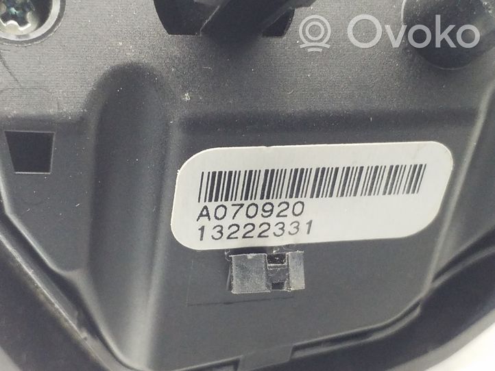 Opel Corsa D Ohjauspyörän painikkeet/kytkimet 13222331