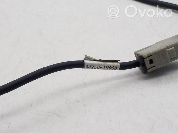 KIA Ceed Antenna GPS 962501H000