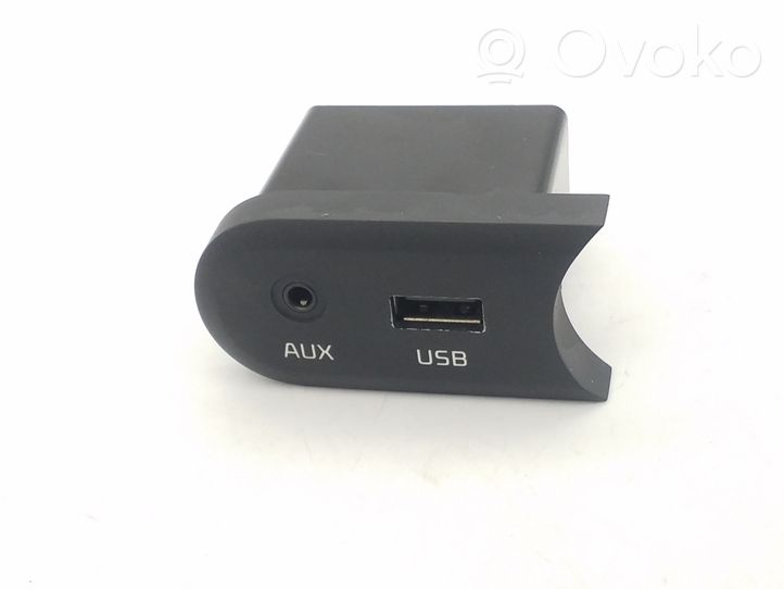 KIA Ceed Gniazdo / Złącze USB 96120A2100