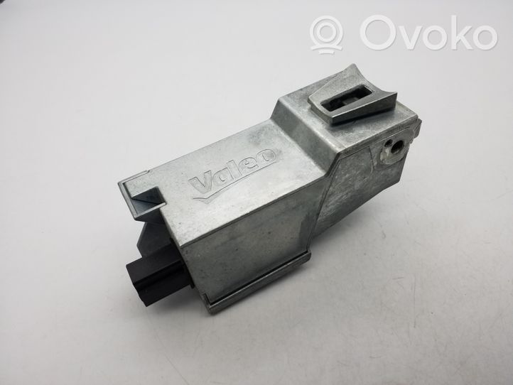 Ford Focus Verrouillage du volant 7G913F880