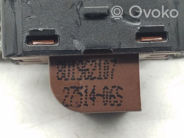 Audi Q3 8U Central locking switch button 8U1962107