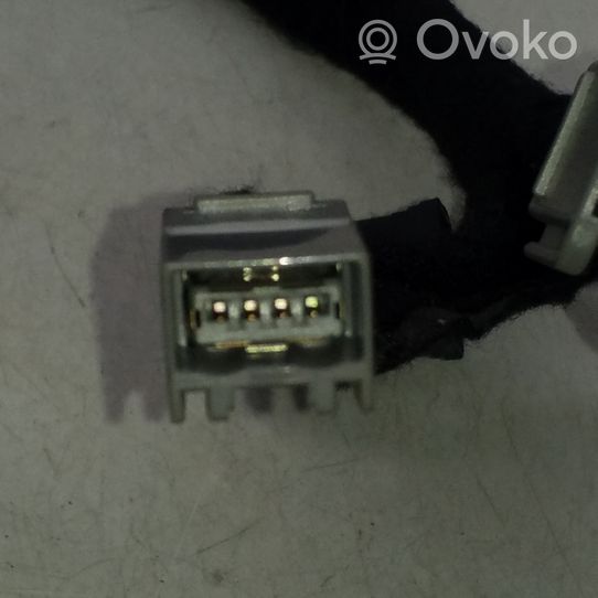 Volvo V40 USB-pistokeliitin 31334079