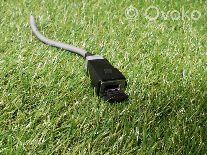 Volvo S60 Câble adaptateur AUX 8M5T19A164VA