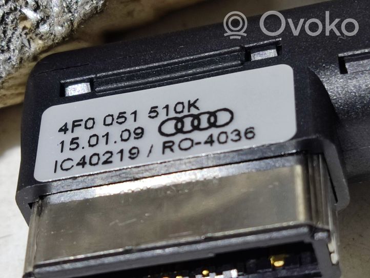 Audi A4 S4 B8 8K iPod-pistoke 4F0051510K