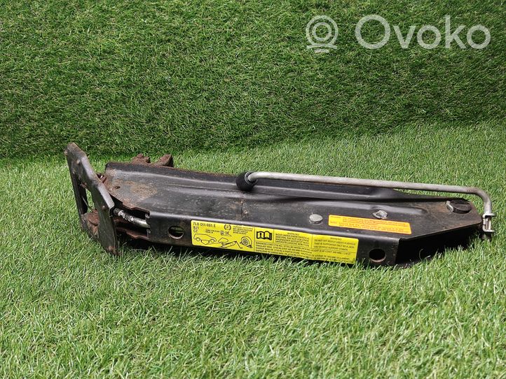 Audi Q7 4L Cric di sollevamento 7L0011031E