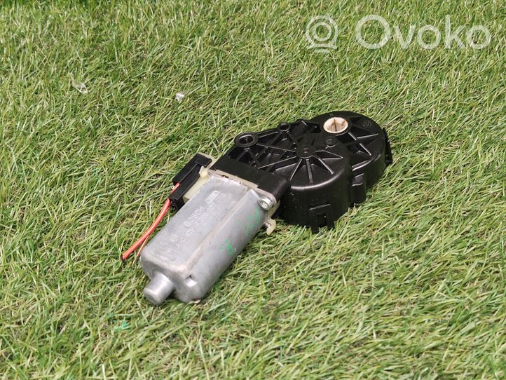 Audi A4 S4 B8 8K Moteur de réglage de siège 0390203470