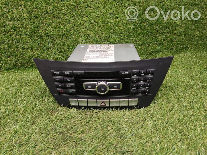 Mercedes-Benz C W204 Panel / Radioodtwarzacz CD/DVD/GPS A2049005908