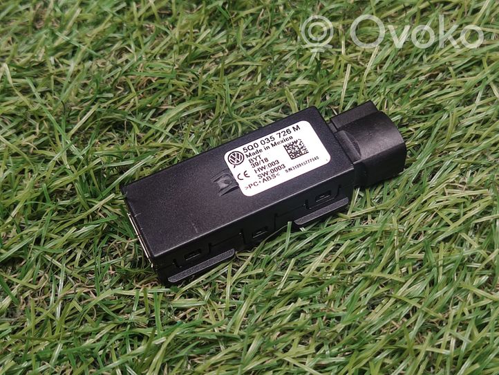 Volkswagen Tiguan Connettore plug in AUX 5Q0035726M