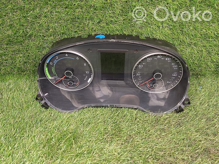 Volkswagen Jetta VI Speedometer (instrument cluster) 5C6920970D