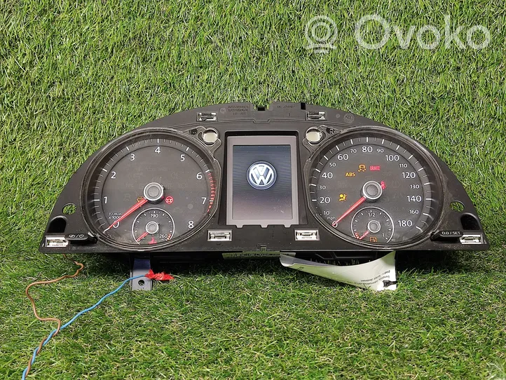 Volkswagen PASSAT CC Speedometer (instrument cluster) 3C8920981B