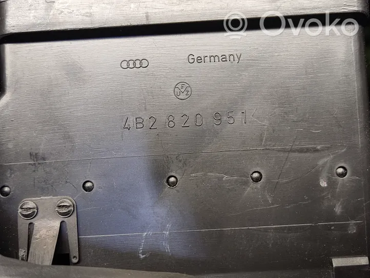 Audi A6 Allroad C5 Rejilla de ventilación central del panel 4B2820951
