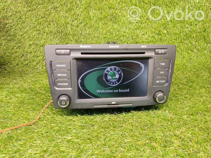 Skoda Octavia Mk2 (1Z) Panel / Radioodtwarzacz CD/DVD/GPS 1Z0035156F