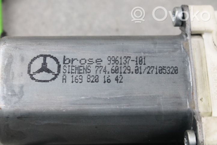 Mercedes-Benz B W245 Silniczek podnośnika szyby drzwi przednich A1698201642